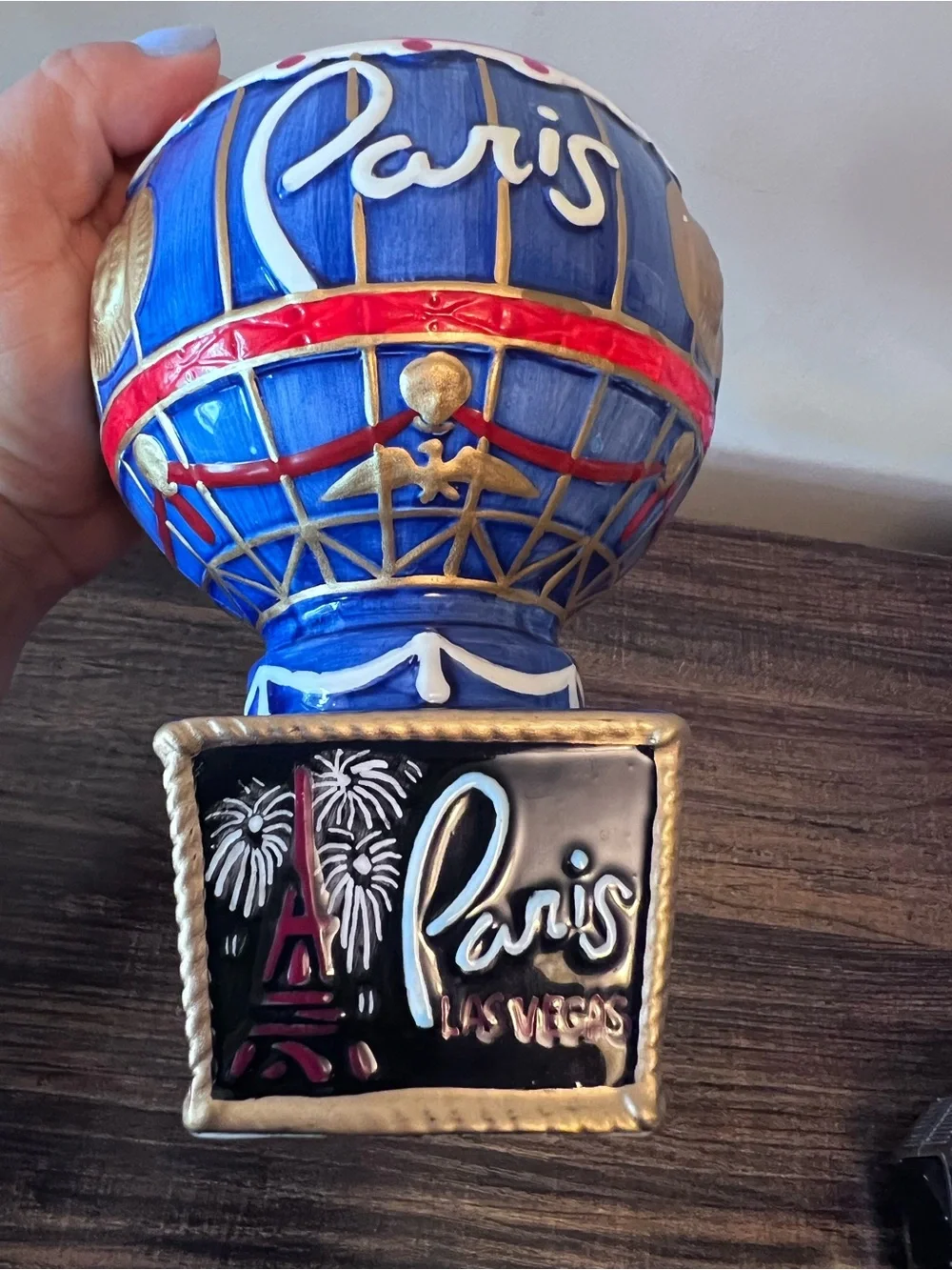 Souvenir Paris Las Vegas Casino Ceramic Hot Air Balloon Drink Goblet Cup Mug Lid